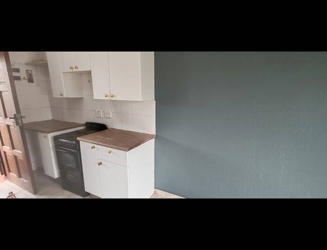 2 BEDROOM PROPERTY TO RENT IN LINDHAVEN